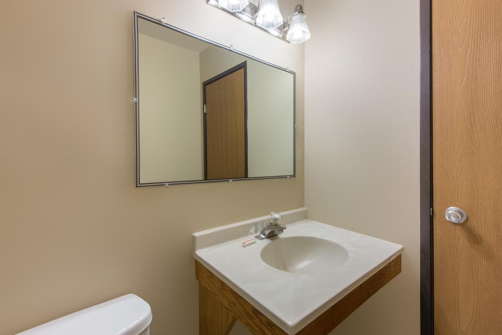 Super 8 By Wyndham Youngstown/Austintown Phòng bức ảnh